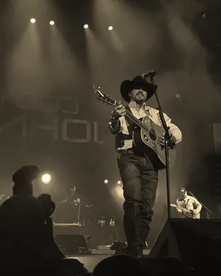 Cody Johnson Columbus